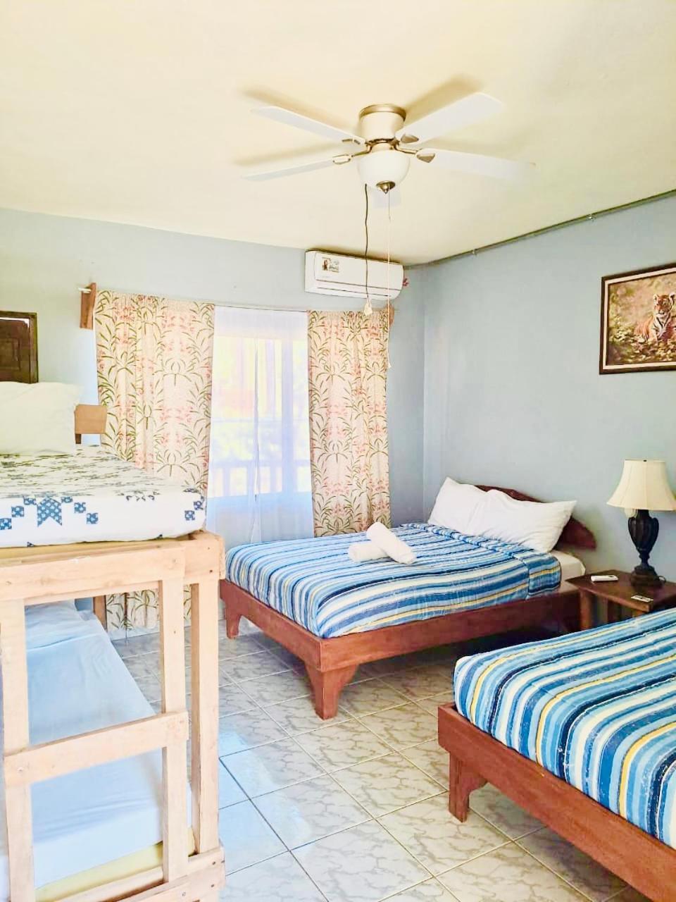 Hotel Georgi Cr Veintisiete de Abril Εξωτερικό φωτογραφία