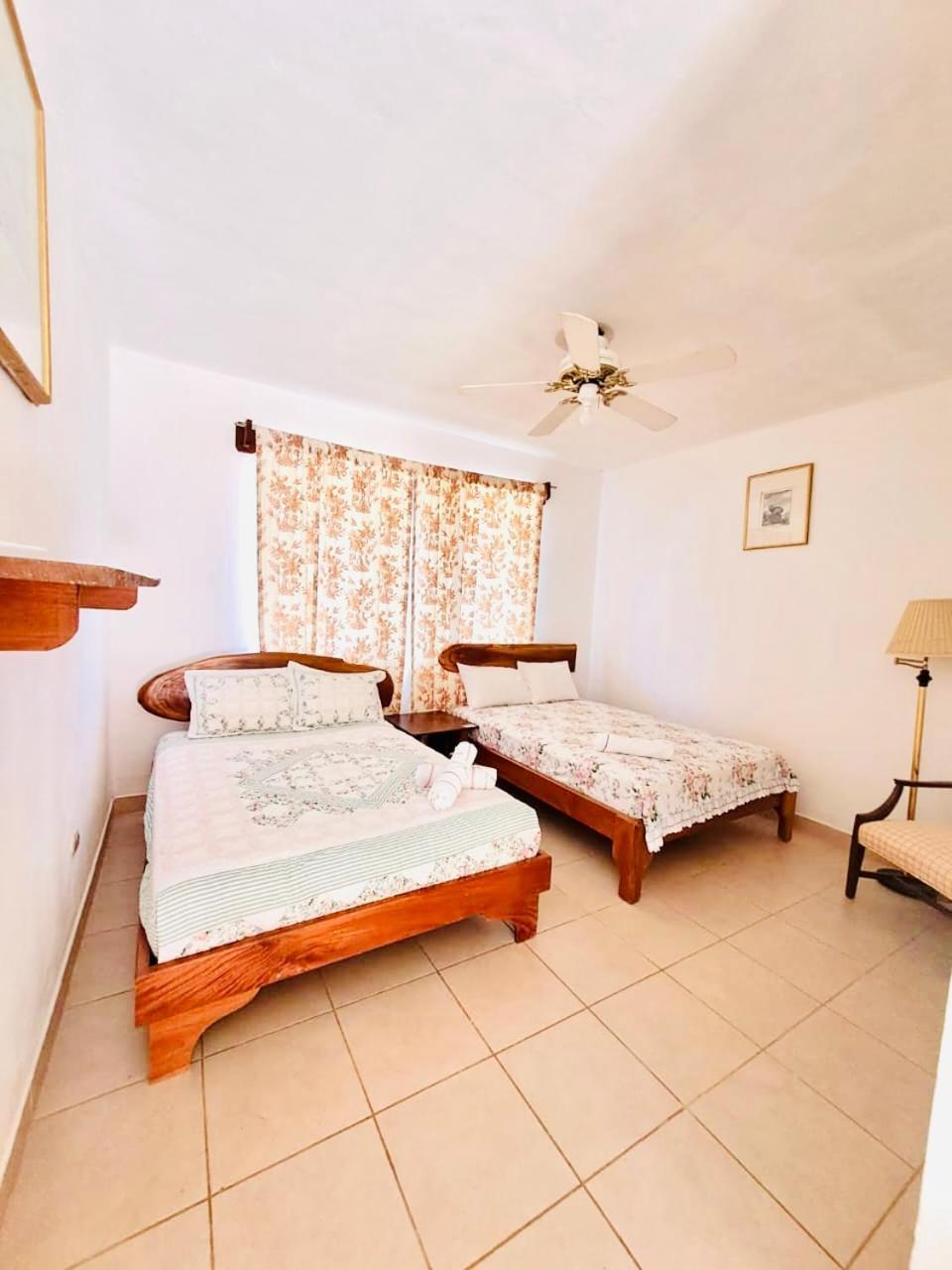 Hotel Georgi Cr Veintisiete de Abril Εξωτερικό φωτογραφία