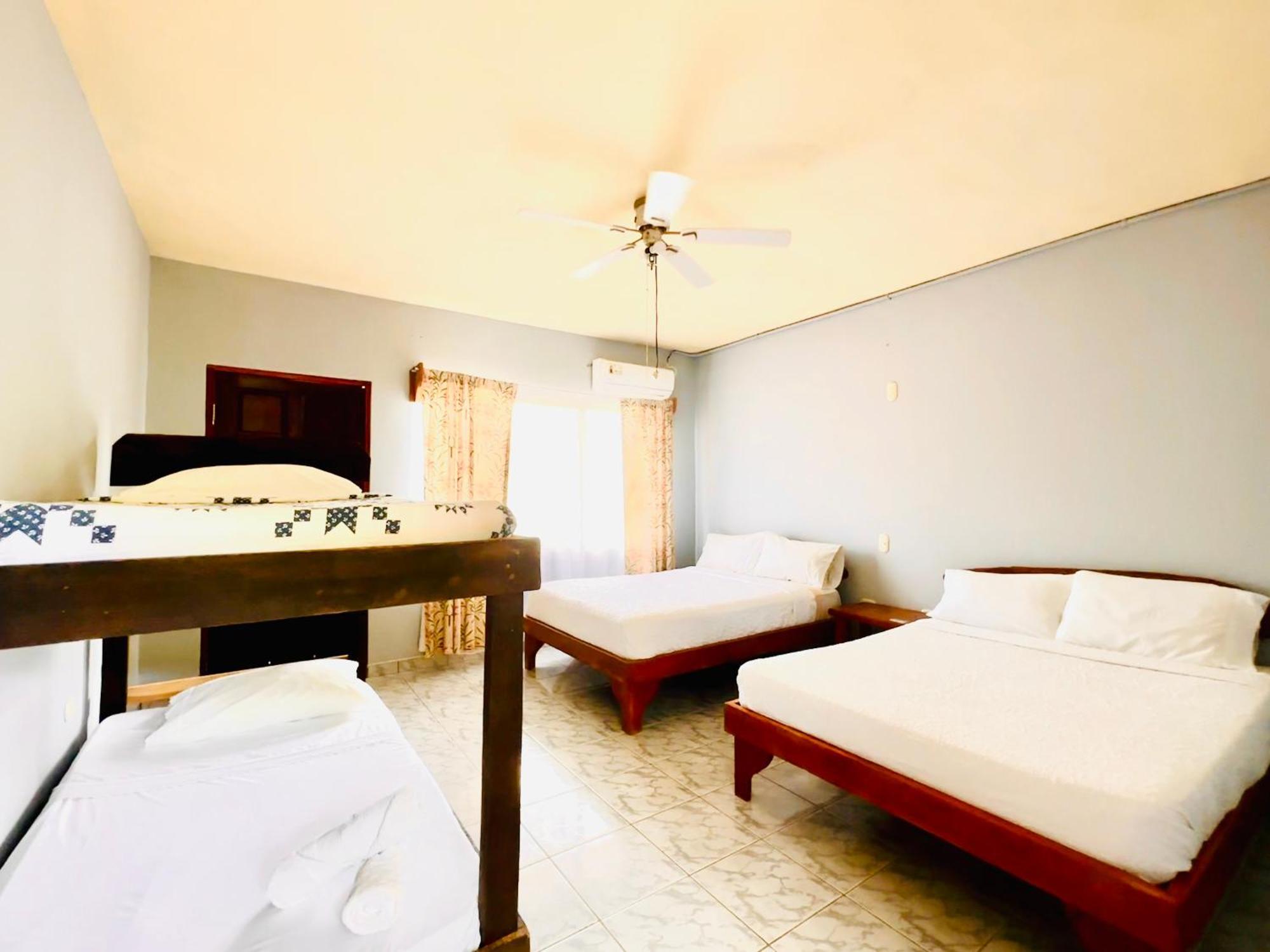 Hotel Georgi Cr Veintisiete de Abril Εξωτερικό φωτογραφία