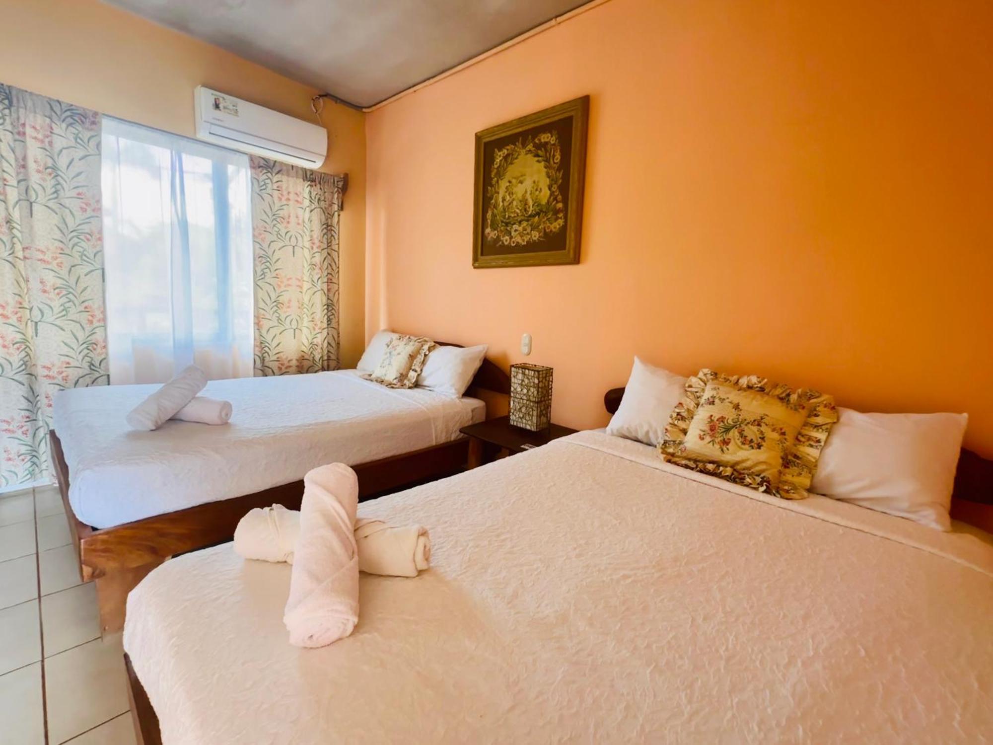 Hotel Georgi Cr Veintisiete de Abril Εξωτερικό φωτογραφία