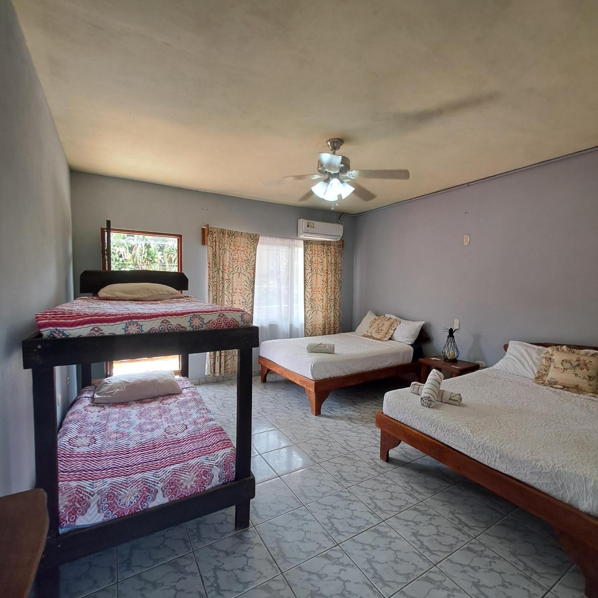 Hotel Georgi Cr Veintisiete de Abril Εξωτερικό φωτογραφία